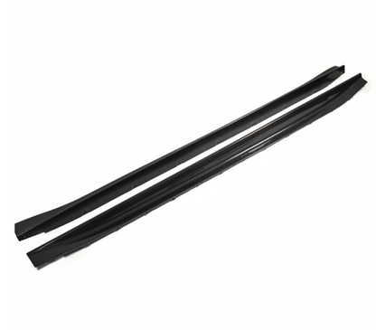 BMW M4 G82/G83 Dry Carbon Side Skirts